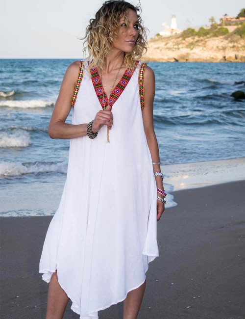 Vestido de playa pompones