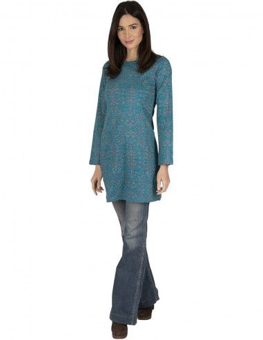 langes hellblaues Herbsthemd