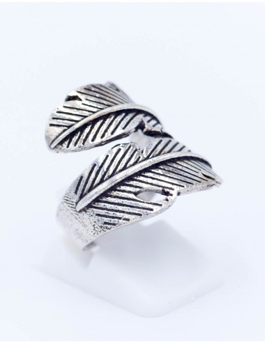 Anello intagliato a foglia