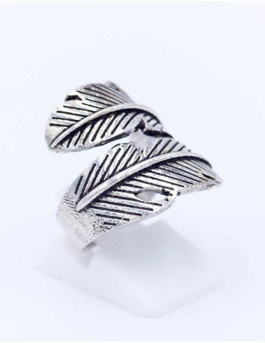 Anello intagliato a foglia