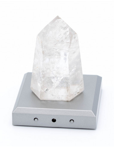 Kristallquarz-Obelisk auf LED-Licht