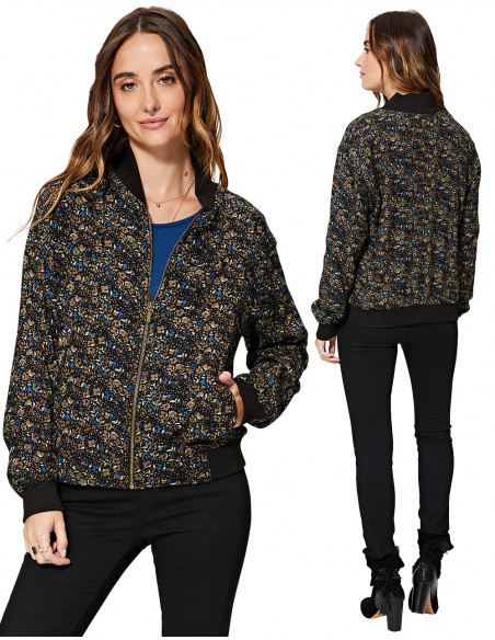 chaqueta-cremallera-estampada-bolsillos