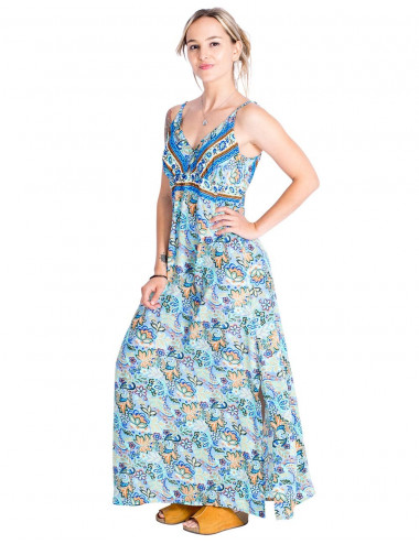 Vestido com fenda nas costas