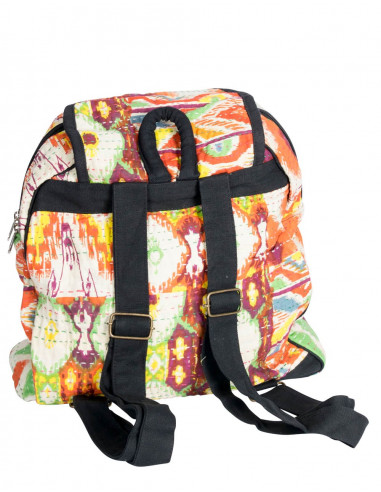 Bedruckter Rucksack mit Nähten