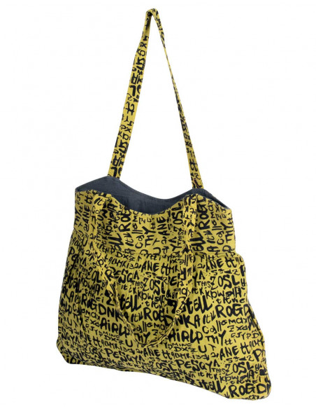 Tasche mit Buchstabendruck