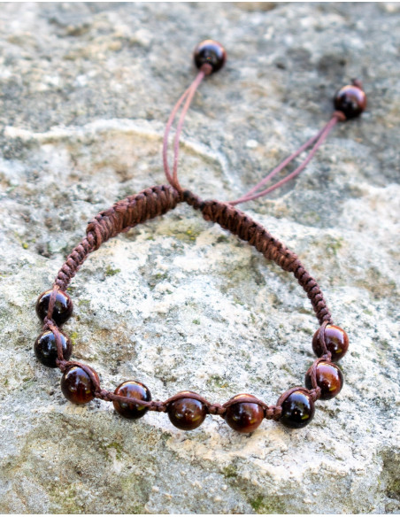 Pulseira de macramê com pedra olho de tigre