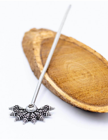 Haarstab aus geschnitztem Metall