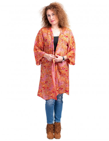 Orangefarbener Kimono