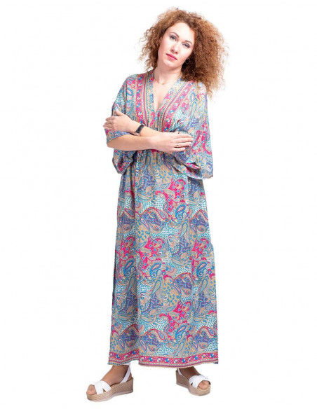 Langes Kleid mit zwei Schlitzen