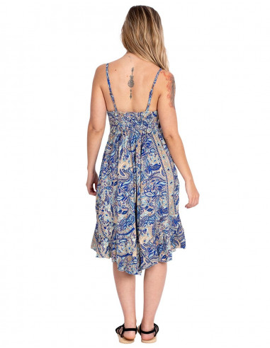 Frisches hellblaues Kleid