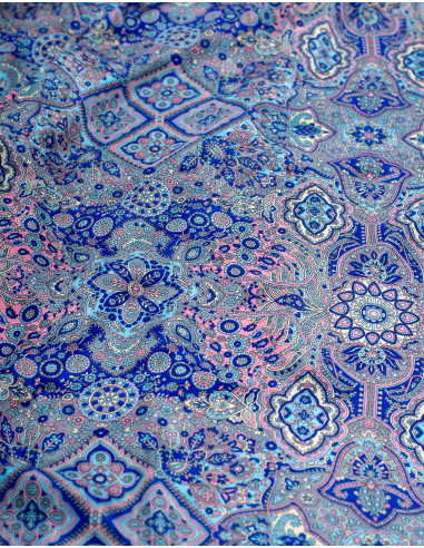 Kurzer Rock aus blauer Seide