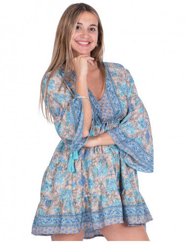 Vestido com babados e mangas largas