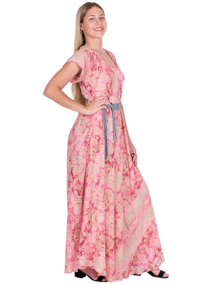 Rosa großes Kleid