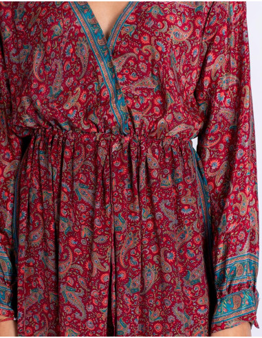 Langes Kleid mit Ärmeln