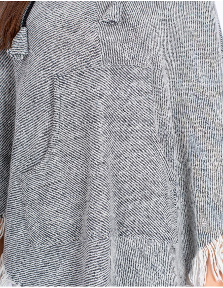 Weicher grauer Poncho