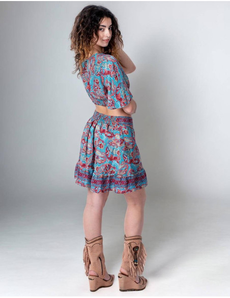 Éblouissez avec élégance ! Ensemble en soie imprimée : jupe et haut pour briller.