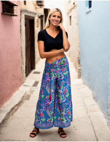 Calça Saia de Seda em Fundo Azul com Estampa Floral