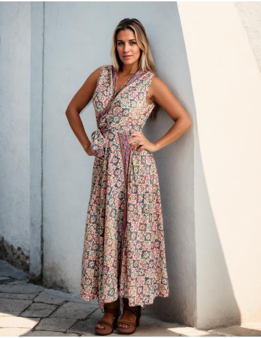 Robe longue portefeuille en soie imprimée dans les tons beiges