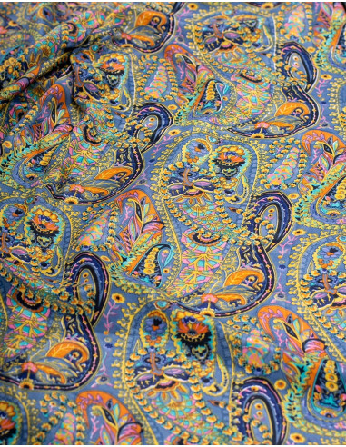 Shorts curtos de seda estampados