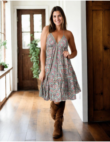 Robe courte avec décolleté en V et dos ouvert