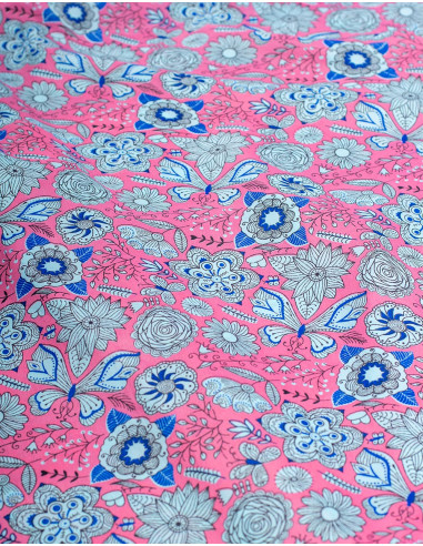 Robe en soie imprimée de fleurs fraîches