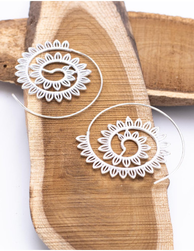 Orecchini Torniti con Foglie Intagliate in Ottone con Placcatura Icoting