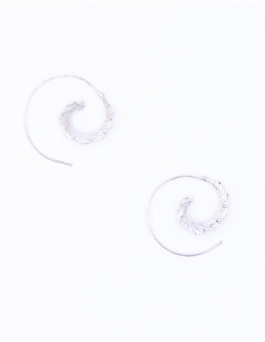 Boucles d'oreilles faites à la main avec relief...