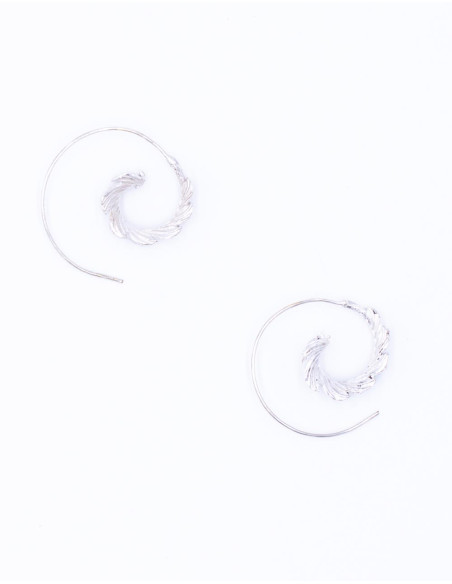 Boucles d'oreilles faites à la main avec relief sculpté en laiton avec bain icoting