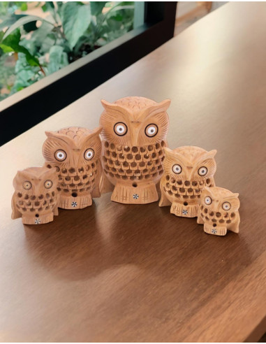Set di 5 gufi intagliati in legno - Artigianato in diverse dimensioni