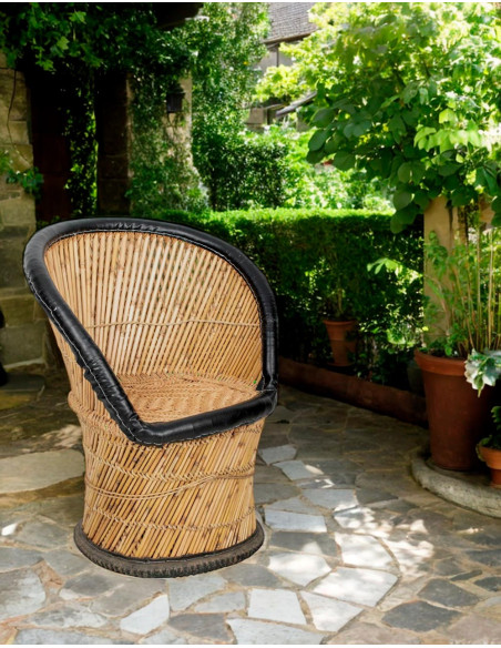 Poltrona individual de juta com detalhes em couro sintético: artesanato indiano, conforto exclusivo