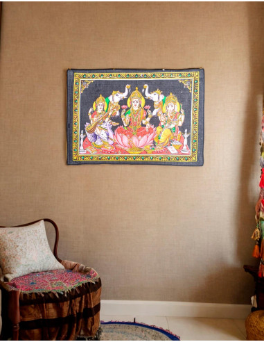 Arte Hindu Exclusiva: Tapeçaria Artesanal com Deuses e Lantejoulas - 100% Algodão