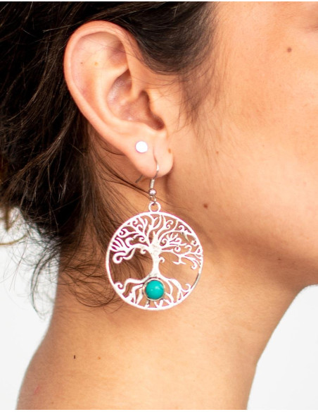 Boucle d'oreille circulaire artisanale avec arbre de vie et pierre naturelle