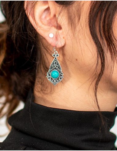 Handgeschnitzte Messingohrringe mit Naturstein – Ethno-Stil