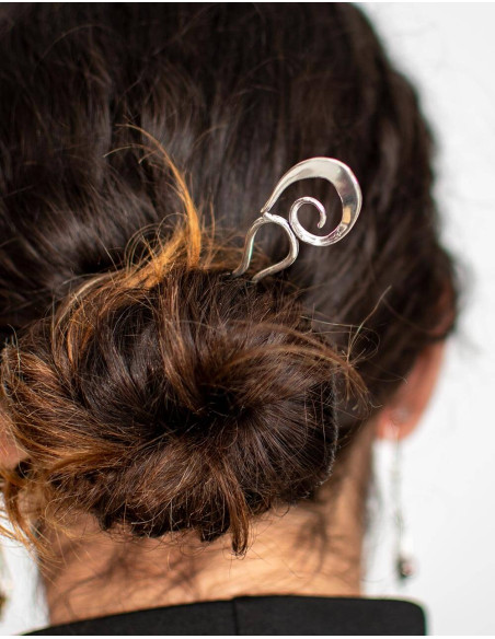 Bastoncino per capelli in argento intagliato a mano – Eleganza artigianale dall'India