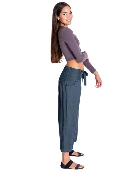 Calça Capri Cinza – Artesanato Indiano com Estilo Boêmio