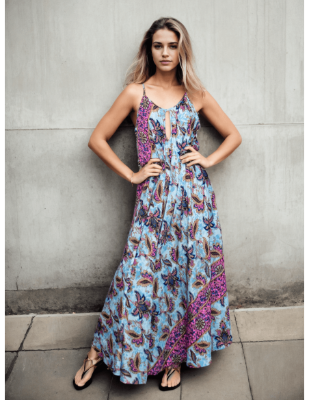 Langes hellblaues Seidenkleid mit Blumen – Boho-Design mit indischer Seele