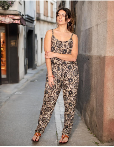 Langer Seiden-Jumpsuit mit Print in Ocker- und Brauntönen – Boho-Stil mit indischer Seele