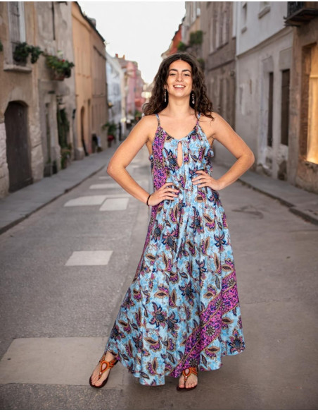 Vestido longo de seda azul claro com flores – Design boho com alma indiana