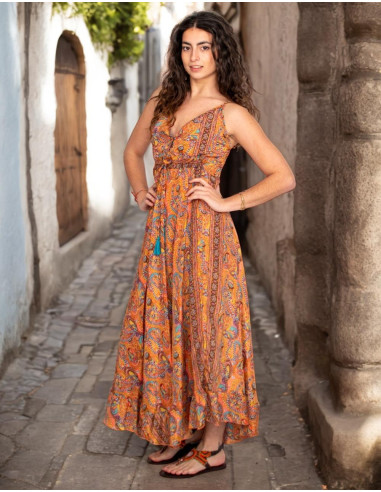 Abito lungo in stile etnico con scollo a V e stampa paisley – Arancione