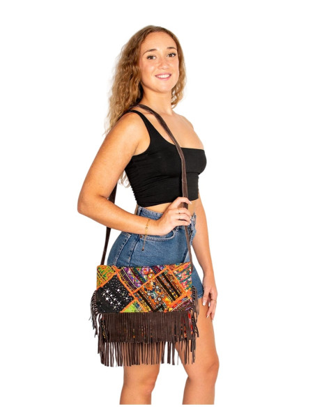 Handgefertigte Boho-Clutch mit Spiegeln und Fransen – Kimago