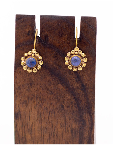 Flower earrings with mineral stone