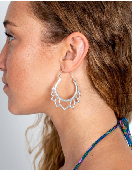 Silberne Lotusblumenohrringe