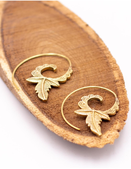 Boucles d'oreilles en forme de feuille en laiton plaqué or