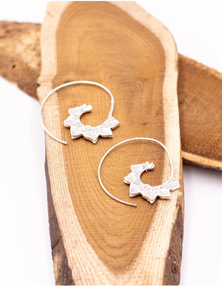 Orecchini in argento fatti a mano dall'India - Design circolare intagliato