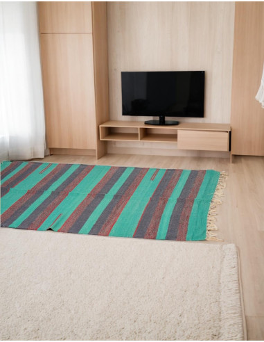 Handmade ethnic rug from India – Made with...