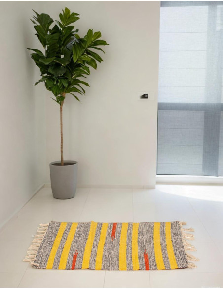 Handwoven Indian ethnic rug – Unique colors and handcrafted design