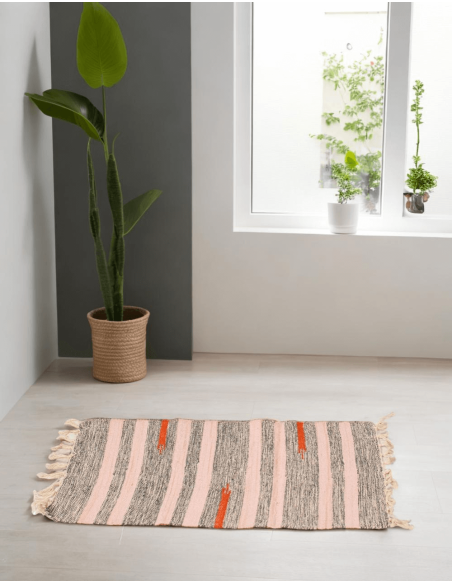 Handwoven Indian ethnic rug – Unique colors and handcrafted design