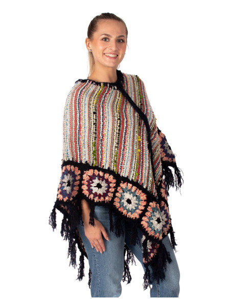 Poncho triangulaire à franges fait main – Fabriqué en Inde