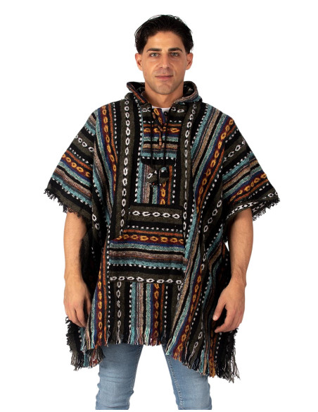 Poncho quadrado unissex feito à mão com capuz e botões de madeira.