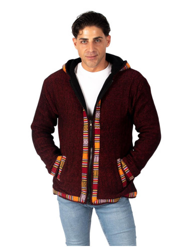 Veste rouge chaude avec des finitions...